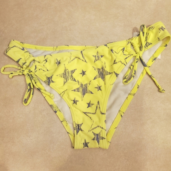 Bikini  Medium - Picture 2 of 3